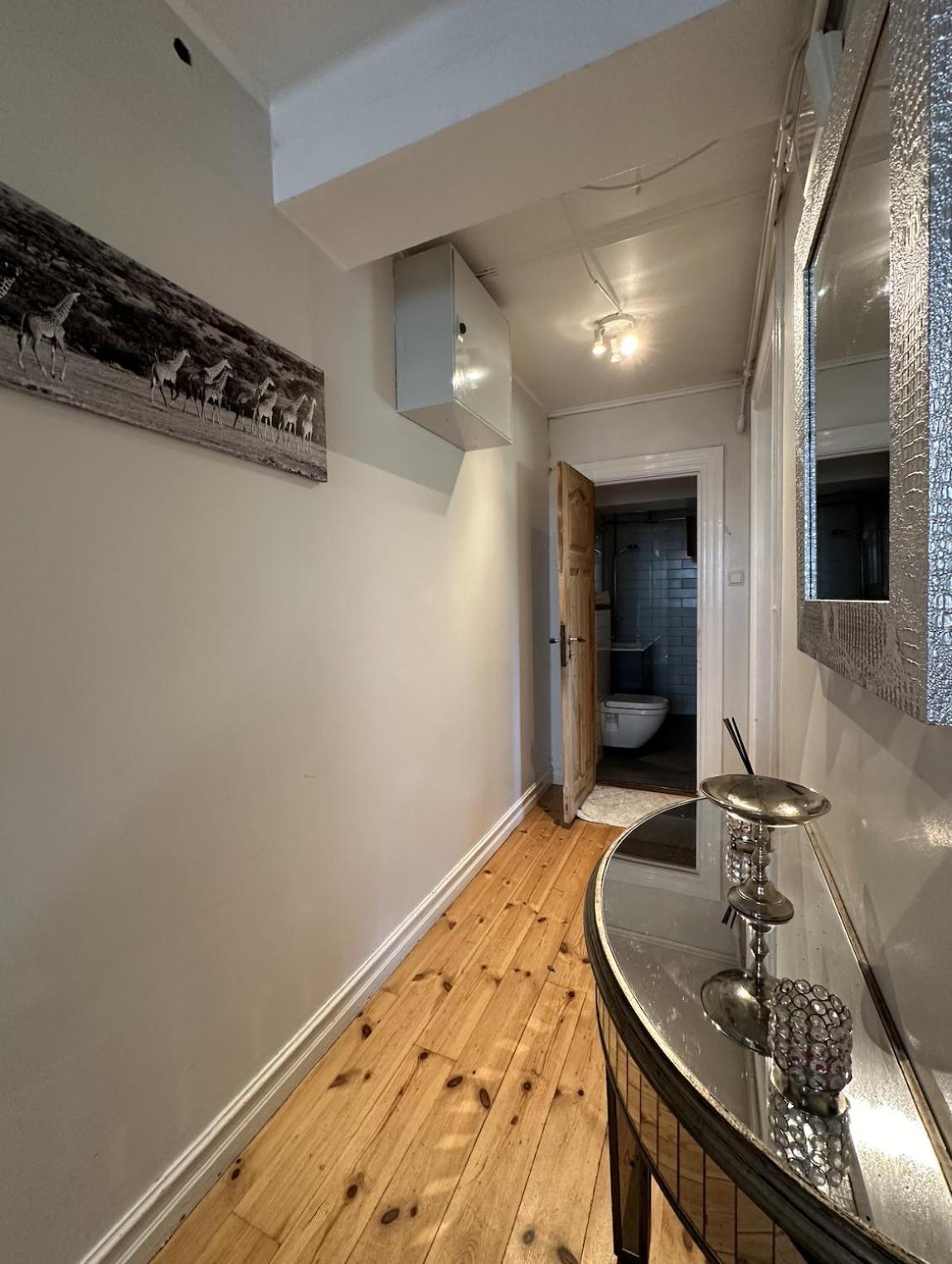Reykjavik Urban Escape 2-Bedroom Haven With Private Entrance Exterior foto
